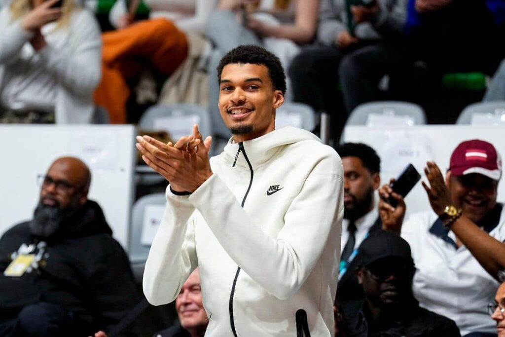 NBA: Victor Wembanyama faz hist&oacute;ria e vence pr&ecirc;mio de &lsquo;Novato da temporada&rsquo;