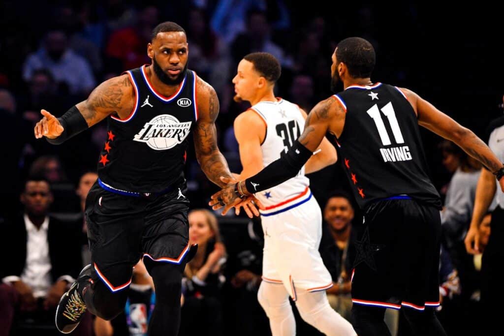 LeBron James fala sobre Kyrie Irving: &lsquo;orgulhoso de v&ecirc;-lo continuar&hellip;