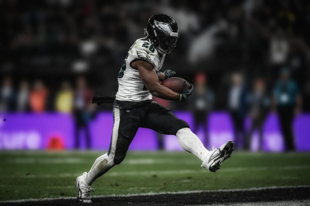 NFL no Brasil: Saquon Barkley, craque do jogo, se emociona com torcida brasileira