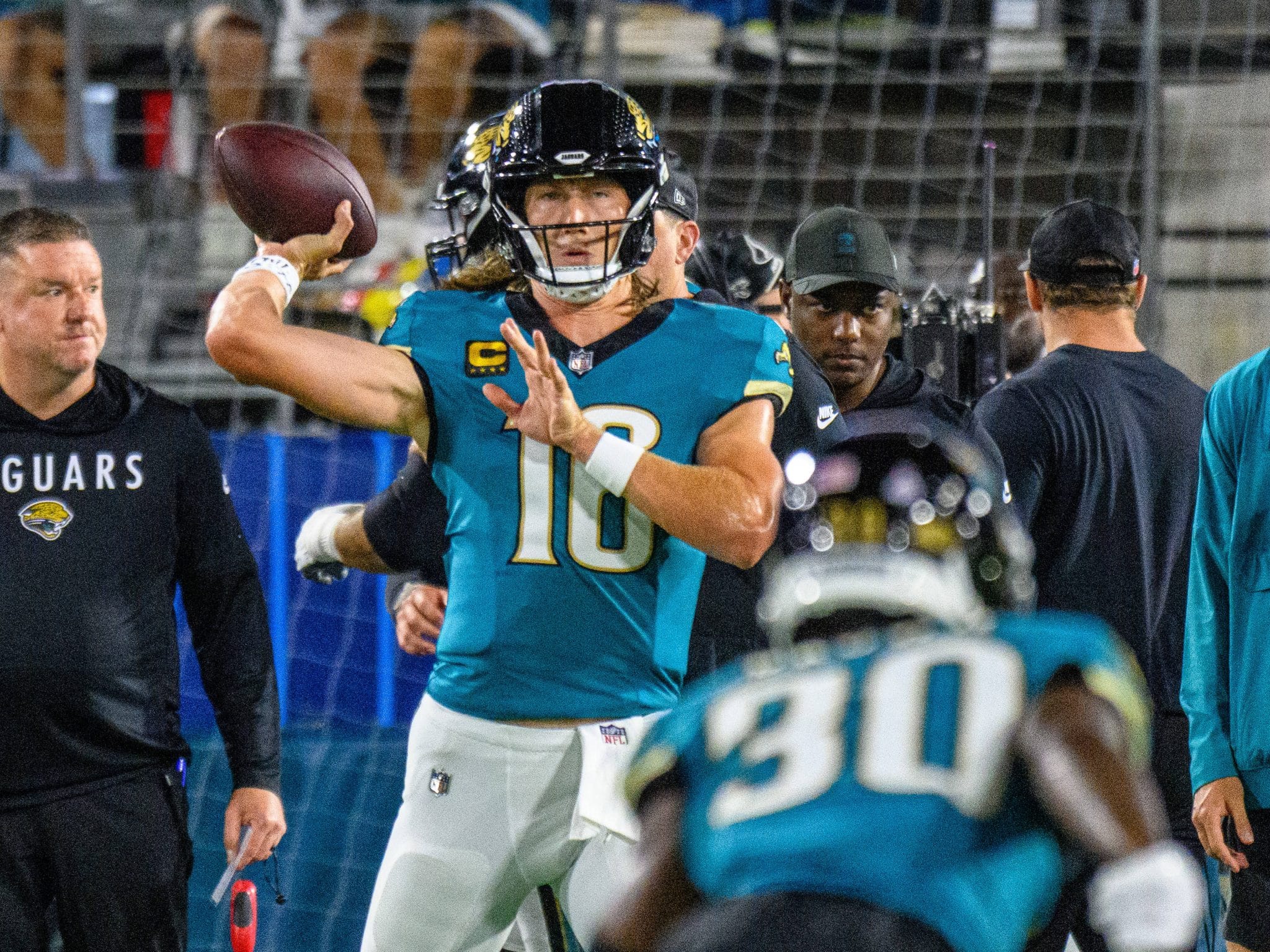[NFL] Setor de corredores da rodada 4 perde Achane, Etienne e tem Hall duvidoso