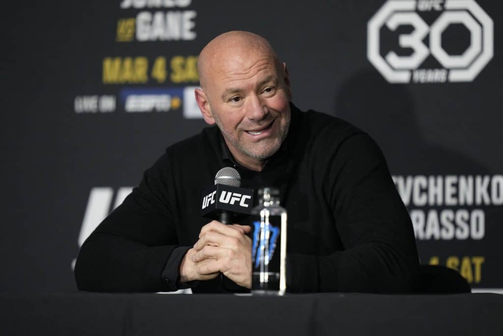 [UFC] Dana White confirma negocia&ccedil;&atilde;o para Jones x Aspinall: poss&iacute;vel unifica&ccedil;&atilde;o do cintur&atilde;o em julho